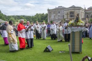 Pilgrims pray during a pilgrimage to Walsingham (Photo: WYM)